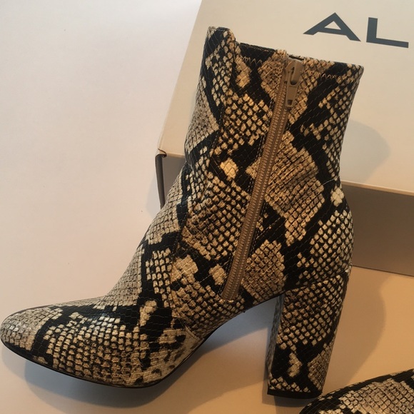Aurella snakeskin boots Clearance